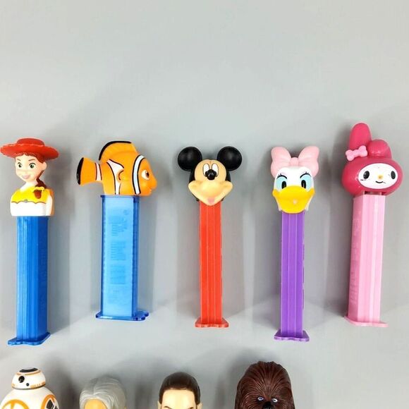 PEZ Lot of Dispenser Star Wars / My Melody / Nemo/ Christmas The Grinch / Jessie - Picture 3 of 9
